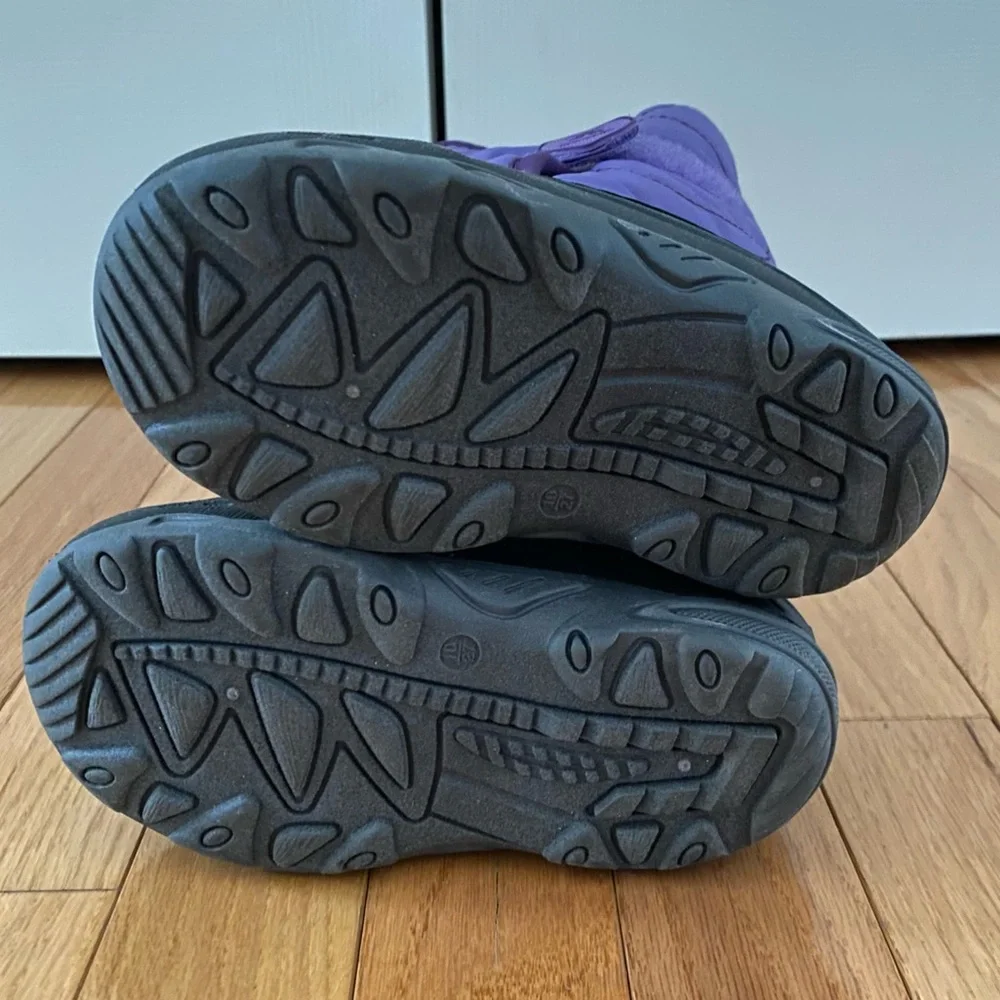 Like New 🆕 Kamik Snowbug 5 Winter ❄️ boots (Snow boots) Size 10 Toddler Purple